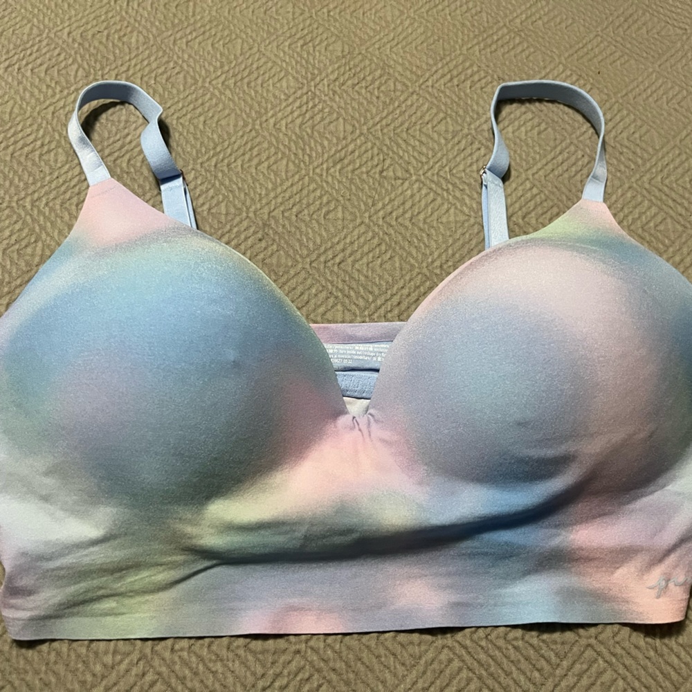 Victoria’s Secret Pink sports bra/bralette